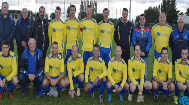 OUD SPELERS/EERNEGEM Deze Eernegemse vriendenkring onder de vleugels van Roger, Eddy en Norbert beleefd een