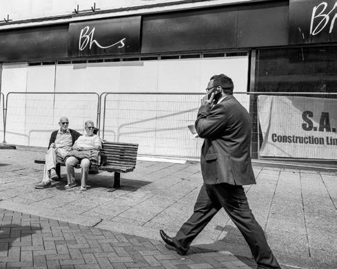 januari Onder de noemer PetersFocus schrijf ik over een onderwerp of thema dat op dat moment mijn bijzondere belangstelling heeft. En maandelijks info over fotografen en thema s in de fotografie.