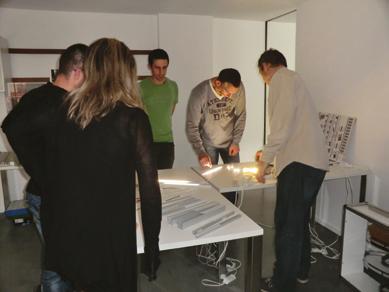 WORKSHOPS MEUBEL WORKSHOPS MEUBEL Nog meer autonomie door zelf LED te plaatsen met en Laat u inspireren en ontwerp een interieur op maat met Beheers de meest recente innovaties in LED-technologie