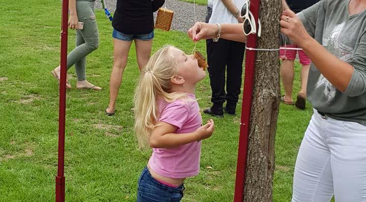 In de zomer komen wij drie (of vier) keer een week op de camping met een team van ongeveer zeven personen. Het team bestaat uit een teamleider, volwassenwerkers, tienerwerkers en kinderwerkers.