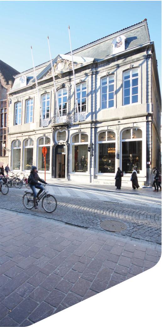 Aankoop premium high street shop in Brugge Steenstraat Pers- op Steenstraat en 38 analistenmeeting Brugge Uitbreiding portefeuille in derde kwartaal 2013 door aankoop topwinkelpand Pand verworven aan