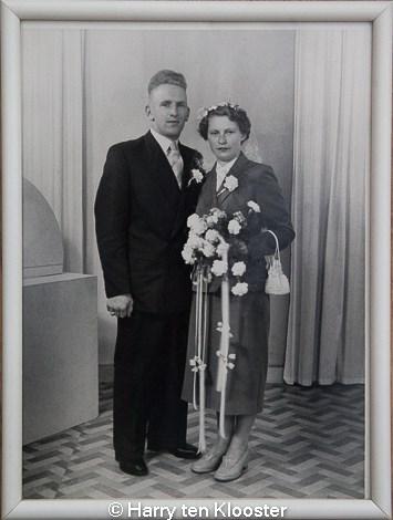 Zij hebben elkaar in 1951 leren kennen. Het was op een regiomiddag en avond van de jongens en meisjesverenigingen. In 1953 zijn ze getrouwd in Kuinre.