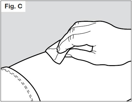 direct rondom de navel (zie figuur B). Als een verzorger de injectie geeft, mag ook de buitenzijde van de bovenarmen gebruikt worden (zie figuur B).