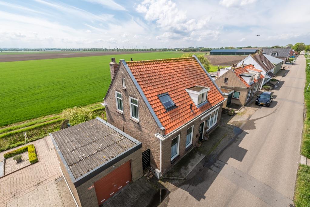 Extra s: - Veel authentieke details; Woning