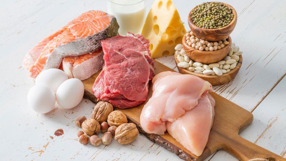 13 Proteïnen Eiwitten (hoog biologische waarde) Vlees, vis, gevogelte Melk, melkproducten Kaas Eieren Eiwitten