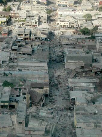 Hulp voor Haïti Op 12 januari 2010 was er een aardbeving op Haïti met een kracht van 7,3 op de schaal van Richter. Het land veranderde op slag in een puinhoop.