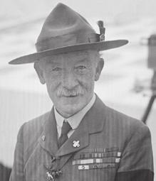 Tijd om te spelen en dingen te ontdekken was er niet. Ik vraag me af of ik begrijp Onder leiding van de Engelse generaal Robert Baden-Powell wat ik lees. gingen 21 arme jongens in de natuur kamperen.