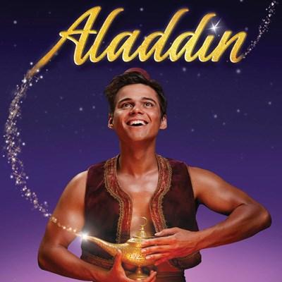 Alladin de musical De musical Aladdin wordt een spectaculaire muzikale reis door het Midden-Oosten. Wat mag je verwachten? Veel humor, toverspreuken, buikdansers en een vliegend tapijt!