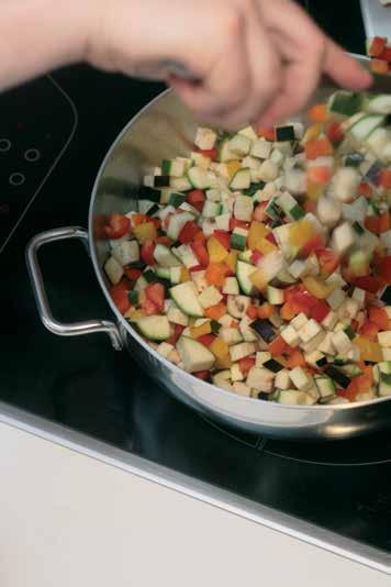 GRIL Astuce utile lors de la cuisson au gril : Il est préférable de graisser les aliments à