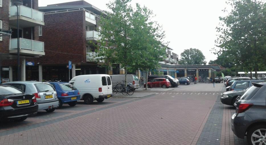 STERRENHOF ENSCHEDE SCOORT GEMIDDELD EEN 6,89 ENQUÊTE SCHOON SCORE MOMENT: 6,86 SCHOON SCORE ALGEMEEN: 6,91 OBSERVATIE 1= ZEER NEGATIEF 5= ZEER POSITIEF Hoeveel zwerfafval ligt er naar uw mening in