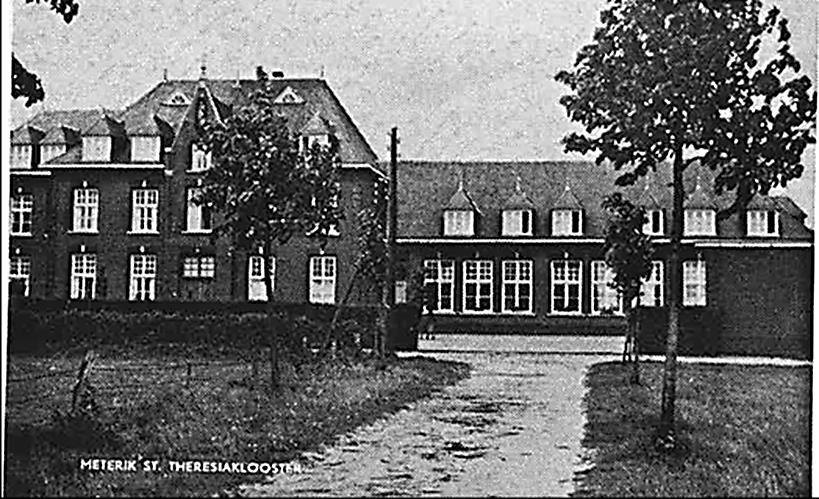 Op Witte Donderdag, 1 april 1926, vond de officiële overdracht plaats van de meisjes van de Openbare School naar de Bijzondere School die met 60 leerlingen een mooie start beleefde.