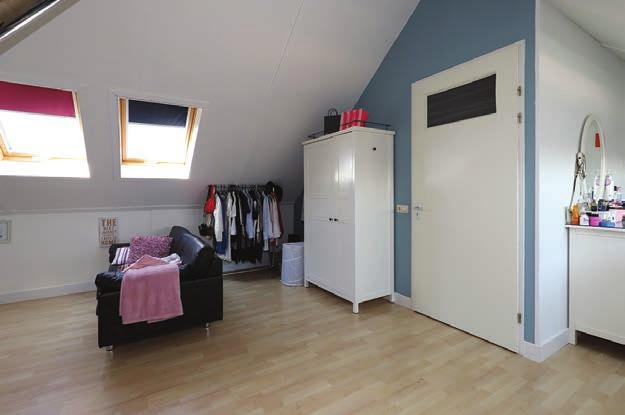 00 (vloeroppervlakte), zeer ruime slaapkamer met een dakkapel en 2