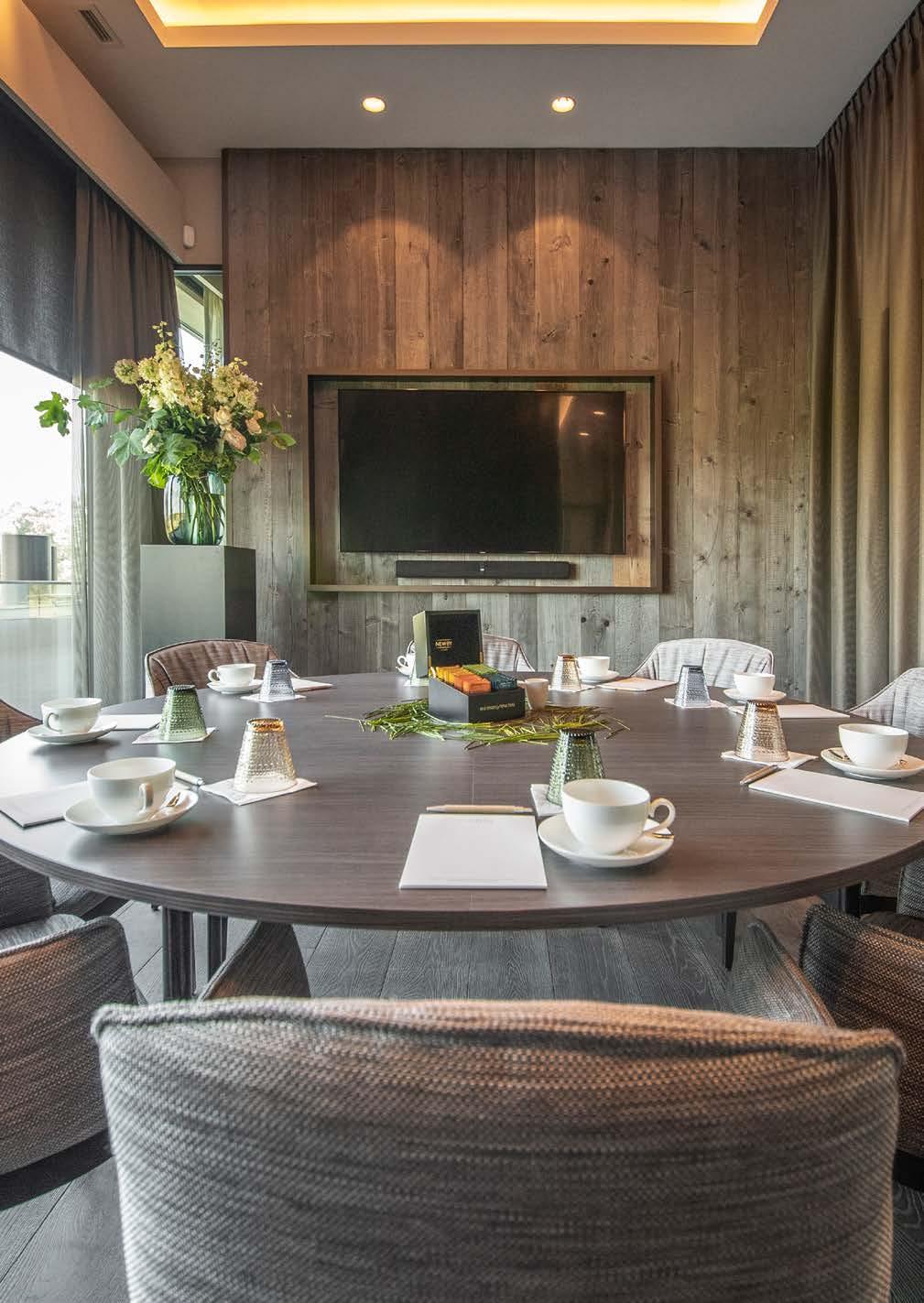 MEETING ROOMS NOBLE KITCHEN BESCHIKT OVER VIER SMAAKVOL INGERICHTE, COMFORTABELE MEETING ROOMS: EEN GROTE MEETING ROOM MET PANORAMISCH UITZICHT, TWEE BOARDROOMS EN EEN INTIEMERE MEETING ROOM MET