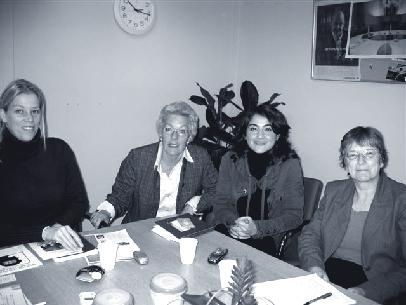 Jaarverslag 2007 Juni 2008 Nederlandse Vrouwen Raad in 2007 Nederlandse Vrouwen Raad Nederlandse Vrouwen Raad (NVR) is de koepel van (in 2007) 48 vrouwenorganisaties.