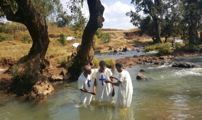 Training en toerusting Ethiopië 17 Ook in 2017 is onze lokale partnerorganisatie met veel energie en verlangen verder gegaan om in verschillende gebieden in Ethiopië kerken te motiveren en toe