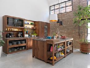 loft De loft keuken, ontworpen door Sebastian Desch, is een keuken voor wie houdt van echt vakmanschap en natuurlijke materialen.