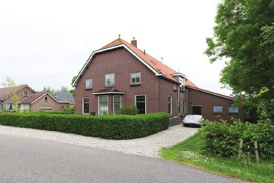 2014 kozijnen zijn uitgevoerd in hout houten vloeren wasmachineaansluiting bevindt zich in de keuken de badkamer