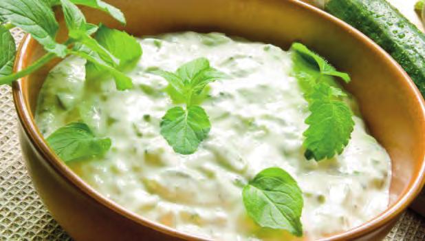 Bijgerechten 82.Alu Raita 2.90 Yoghurt met aardappel, kruiden en verse koriander Yoghurt with potatoes, herbs and fresh coriander 83.Kheere ka Raita 2.