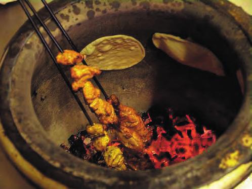 27.Sheekh Kebab 16.50 Gekruide lamsgehakt gegrilld in klei oven Spiced mince lam grilled in a clay oven 527.Mushroom Paneer Tikka 16.