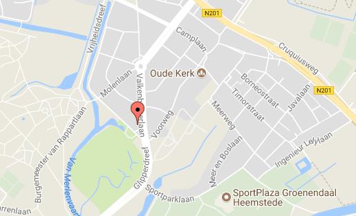 Op een uitstekende en levendige locatie gelegen 2-kamer hoek appartement vlakbij het centrum van. Op de begane grond is een afzonderlijke ruime berging en een garage.