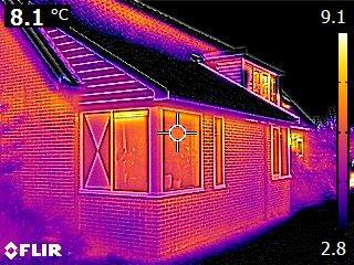 Bewoner gaf daarnaast aan dat bij de slaapkamer op de begane grond in het