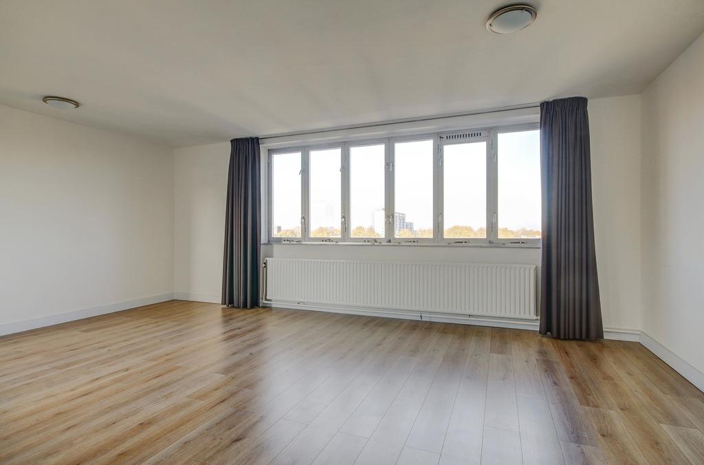 Een ruim 4-kamerappartement op de 6e verdieping van het verzorgde complex "Panoramaflat Werengouw"!