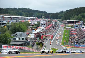 Het grondgebied wordt doorkerfd door verschillende valleien waaronder deze van de Eau Rouge waar zich het mooiste