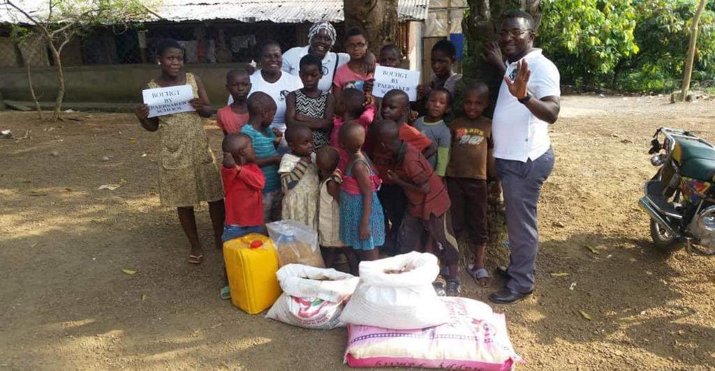 Vorig jaar hadden we voor Azi Orphanage een nieuw huis gebouwd nadat zij op straat waren gezet door de vorige verhuurder.