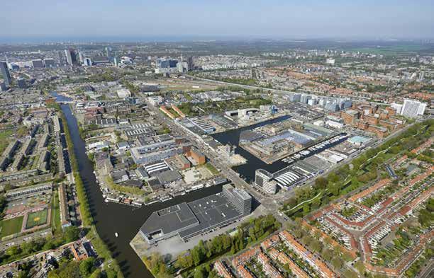 Bedrijventerrein De Binckhorst, Den Haag, 20 april 2015 (opname vanuit richting Voorburg). Foto Marco van Middelkoop. Caballerofabriek en ateliercomplex De Besturing, en St.