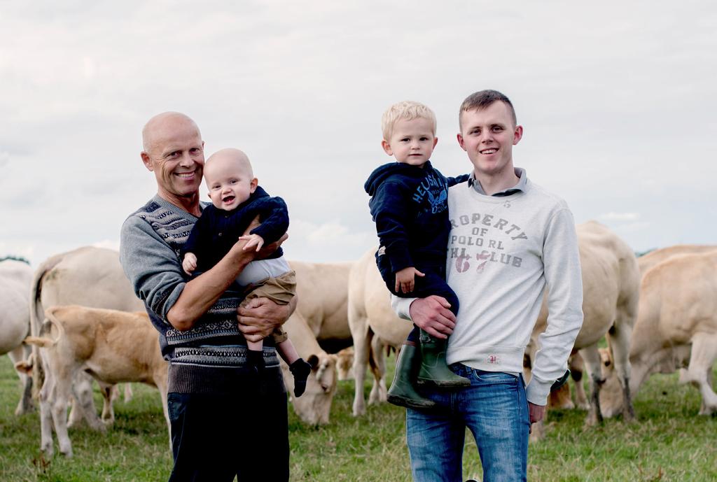 Van boer tot bord Ssst Hier rijpt ons beste stukje uit de wei Al ons rundvlees is van eigen hoeve, ook de koeien hun heerlijke maaltijd wordt met onze liefde bereidt.