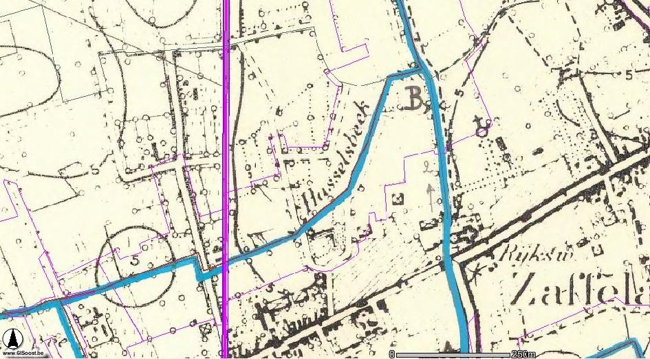 Voordien was ze meer zuidelijk gelegen (Fig. 11). Fig. 11: Atlas van de waterlopen met de vroegere loop van de Hasselsgracht (http://www.gisoost.be/atlaswl/) 2.1.3.