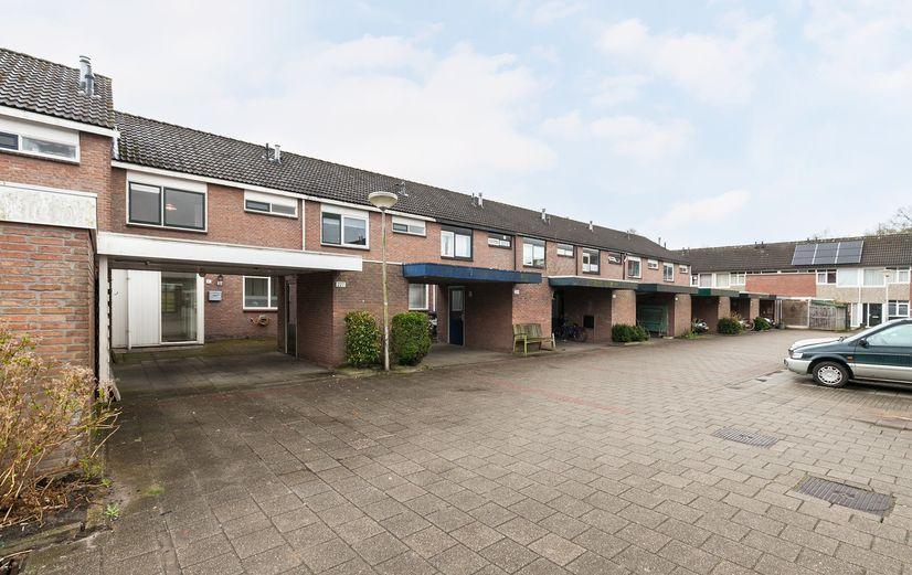 Kenmerken & specificaties Bouwjaar: 1976 Soort: eengezinswoning Kamers: 5 Inhoud: 350 m³ Woonoppervlakte: 125 m²