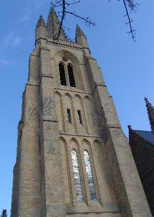 BEZOEK AAN DE BEIAARDTOREN Onder leiding van de stadsbeiaardier maak je kennis met de beiaard en zijn lange en bewogen geschiedenis.