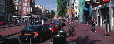 Helmersbuurt/Vondelbuurt: De opknapbeurt van de Overtoom is gereedgekomen. dan blijkt IJplein/Vogelbuurt het laagst te scoren (5,2) en de Helmersbuurt/Vondelbuurt het hoogst (6,6).