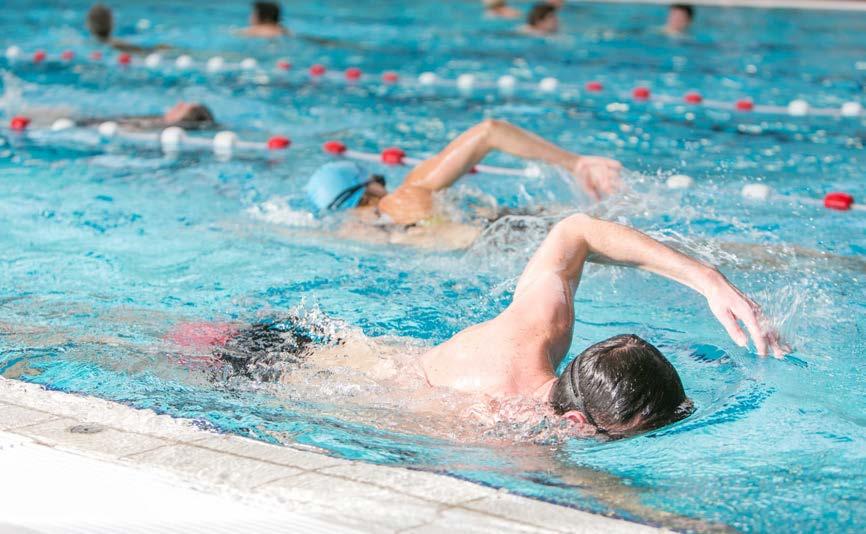 Zwem4Daagse Speciaal voor de verenigingen die sporten in Sportcentrum Vreeloo, is er een leuke kortingsactie. Wanneer zij zich met minimaal 5 leden tegelijk aanmelden, betalen zij slechts 10,- p.p. voor deelname.