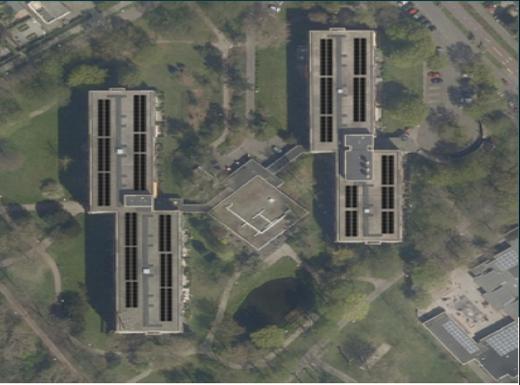 3. IederZon Amsterdam 2 Kerninformatie De specificaties van het Zonnestroomsysteem van IederZon Amsterdam 2 zijn als volgt: Locatie: Garstkamp 1-634, Amsterdam. Zonnepanelen: REC 320.