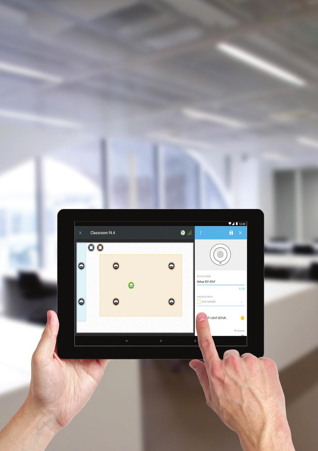 RoomSet wordt geconfigureerd via een Android tablet. Je kunt lichtconfiguraties en instellingen van groepen en ruimten eenvoudig kopiëren en plakken. Download de app.
