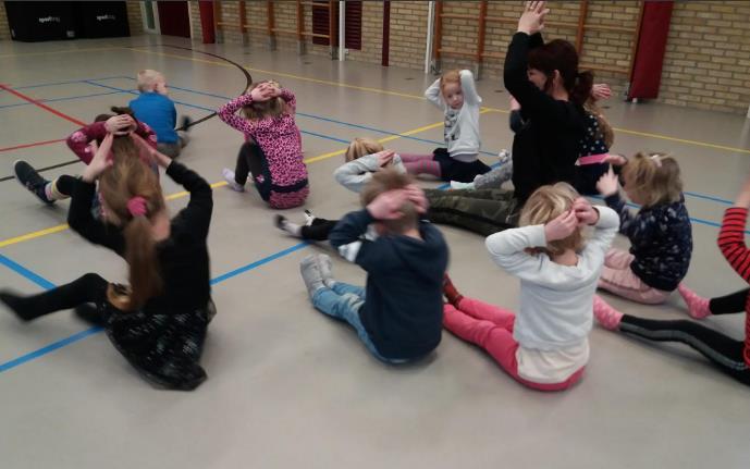 De kinderen deden goed mee en konden zich goed inleven. Aan het einde van de workshop werd er een paar minuten geluisterd naar een stukje klassieke muziek.