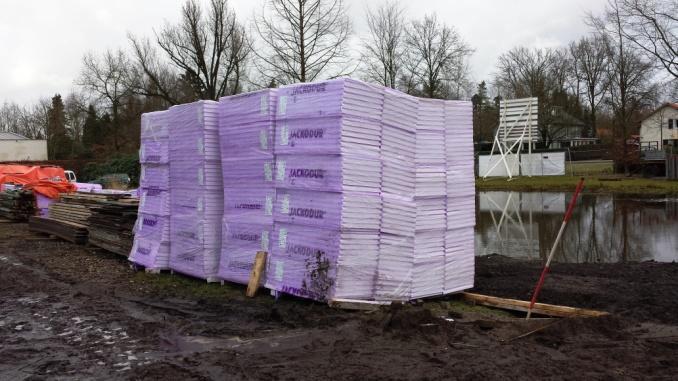 Bijlagen nadeel is dat JA de beschikking heeft over slechts één container. De overige containers worden gebruikt voor de opslag van gereedschap.