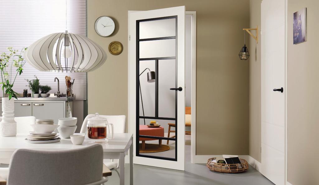 KEUZEPAKKET STYLE Met het keuzepakket Style en Black on White Style kies je voor een goede deur met een stijlvolle omlijsting. De lijndeuren worden geplaatst in metalen kozijnen zónder bovenlicht.