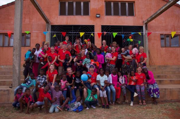 4 Stichting Moz Kids Ontwikkelingen 2017 2017 kenmerkt zich door een pas op de plaats van zowel Moz Kids als de ontwikkelingen in Mozambique.