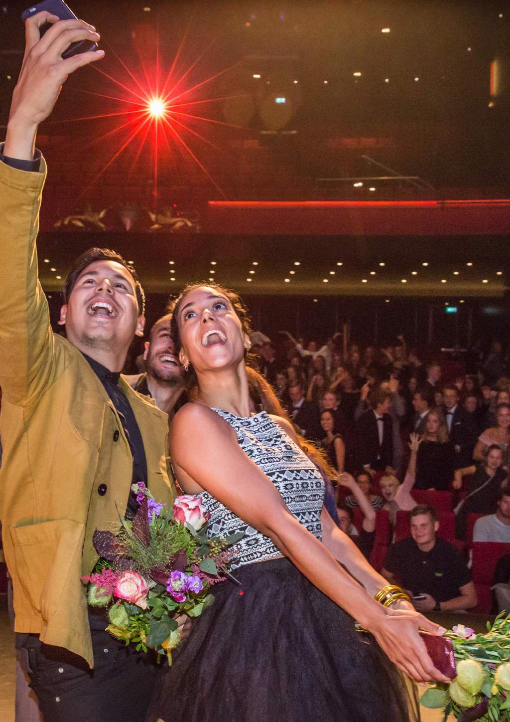 INLEIDING... Wat is het Nederlands Film Festival? Het NFF is een festival voor Nederlandse films. Dit zijn films die in Nederland zijn gemaakt of die door Nederlandse filmmakers zijn gemaakt.