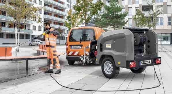 PROFESSIONAL JAARFOLDER 2019 edition 1 HD-TRAILERS Onafhankelijk van externe stroom- en waterziening Krachtige Yanmar-diesel- of Honda-benzinemotoren (beide EU STAGE V) maken werken zonder