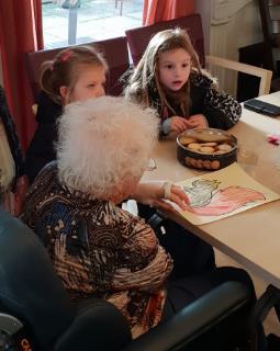 Na hun zoektocht mochten de kinderen op onderzoek uit naar de werking van een schip, van een marifoon en hoe je het beste een vis kunt vangen als je aan boord bent van een schip.