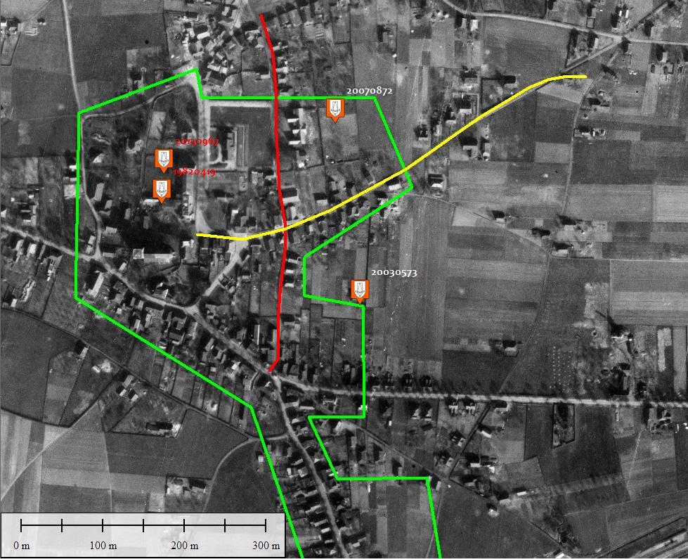 Figuur 26. Op de luchtfoto van 15 maart 1945 is binnen de blauwe cirkel de molen van Strijbosch zichtbaar.