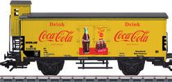 $U3Y 48936 Nederland Gesloten goederenwagen G 10 Voorbeeld: Tweeassige koelwagen met remhokje type G 10. Hier als particuliere Coca-Cola -wagen, ingezet door de Nederlandse Spoorwegen (NS).