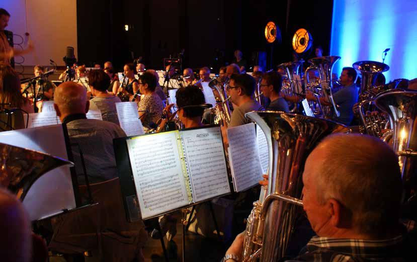 Afstemming met de polfermolen, inrichten van de zaal, afstemming met Krux over het eten, personeel in de bediening, contacten met Dyanne Sleijpen, het Combo en de zangeressen van All about Eve, hapje