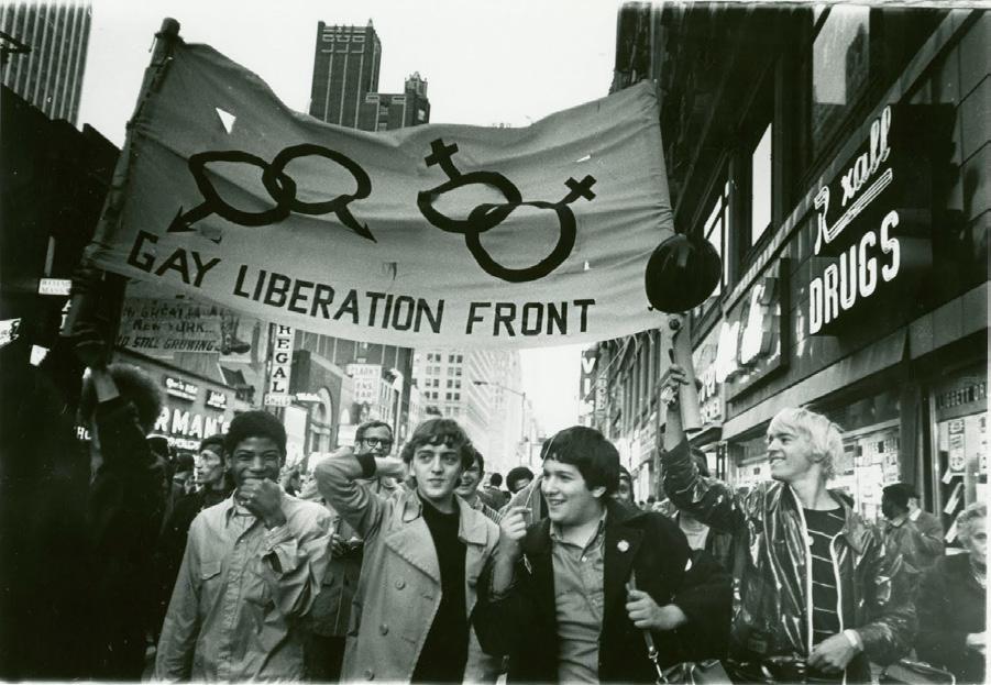 3. Discriminatie Stonewall rellen in New Yorkse wijk Soho verbood echter de optocht. De organisator, Nikolaj Aleksejev, heeft de demonstratie toch doorgezet maar het werd een gewelddadig drama.