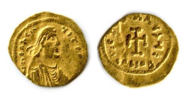 Een Byzantijnse munt Op de website verschijnen regelmatig artikelen over bijzondere bodemvondsten, die in en rond Castricum zijn gevonden.