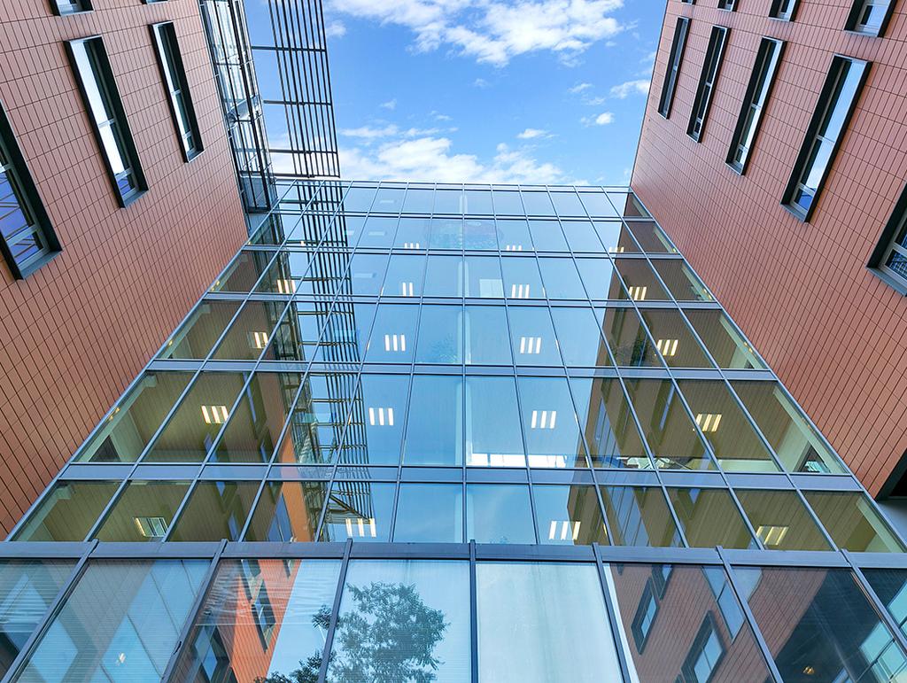 Algemeen In het moderne en zeer representatieve kantoorgebouw Hagepoint is totaal 1.528 m² kantoorruimte beschikbaar.